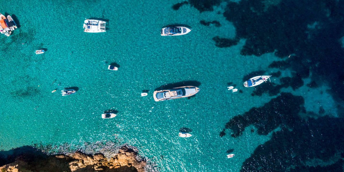 The best time to rent a boat in Ibiza: weather, high and low season